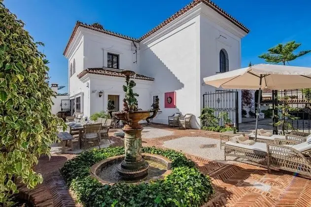 Super Villa Near Beach with Heated Pool - Dış Mekan
