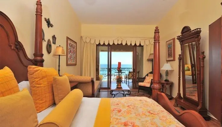 Super Ocean View Studio - Oda