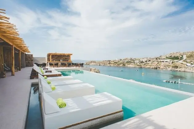 Super Paradise Suites - Havuz