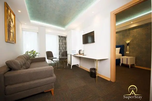 Super Stay - Genel