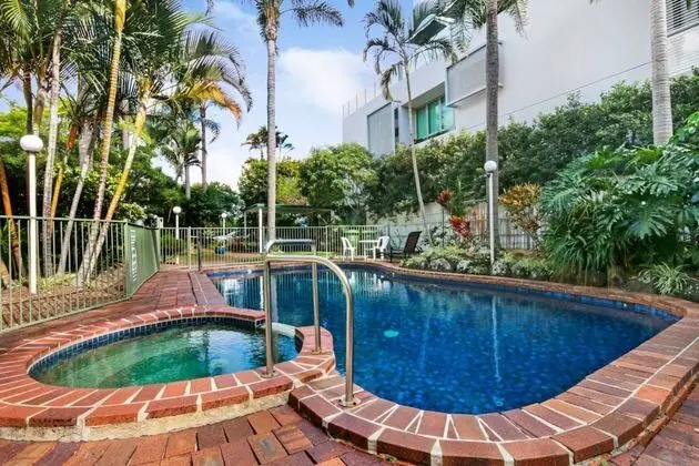 Superb 1 Bedroom Apartment Near the Beach