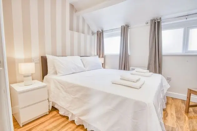 Superb 2 Bedroom Family Apartment King Size bed Ensuite Shower and Toiletries in Central Lincoln - Oda