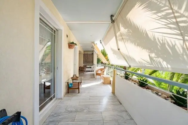 Superb 3bed flat with pvt parking