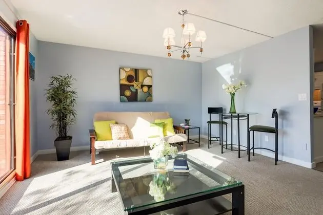 Superb 3BR mins to DT SAIT