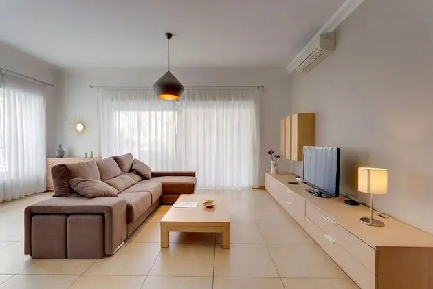 Superb Apartment IN Fort Cambridge With Pool