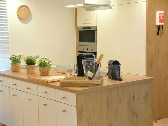 Superb Holiday Home With Garden in Serinchamps - Mutfak