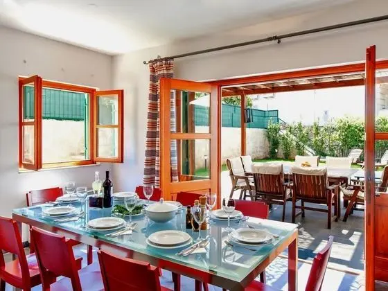 Superb Villa With Private Swimming Pool and Garden on the Coast of Croatian Island - Yerinde Yemek