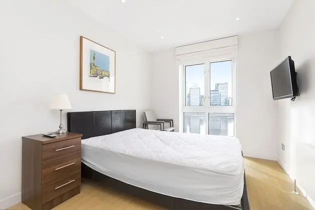 Supererior Modern Riverside Fulham Apartment With Balcony and 2 Parking Spaces - Oda