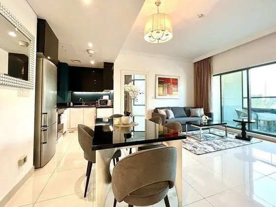 SuperHost - Apartment With Stunning Pool View in Business Bay - Mutfak