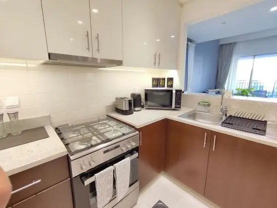 SuperHost - Chic Apartment With Balcony Close to Burj Khalifa - Mutfak