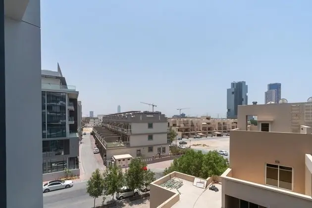 SuperHost - Comfy Apartment in JVC With Designer Swimming Pool
