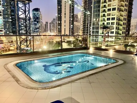 SuperHost - Elite Apartment With Canal and City Skyline Views - Havuz