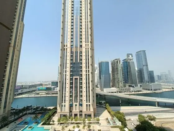 SuperHost - Fabulous Canal Views from This Waterfront Luxe Apt