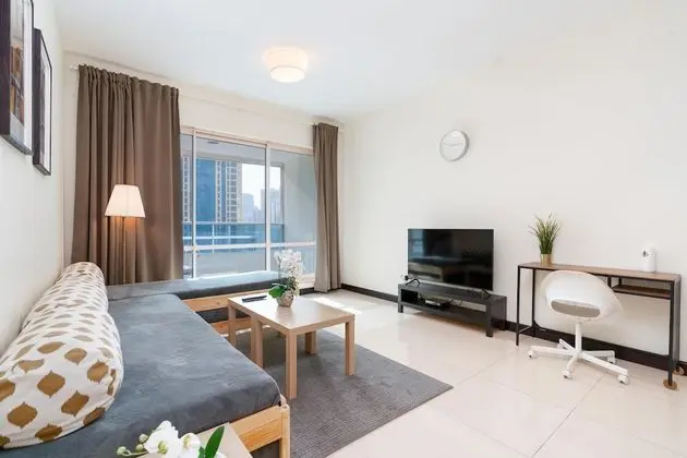 SuperHost - Gorgeous Apartment in JLT Near the Metro Station