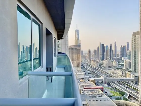 SuperHost - High-rise Chic Apt With Incredible Skyline Views