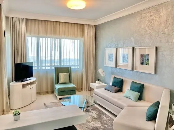 SuperHost - High-rise Chic Apt With Incredible Skyline Views - İç Mekan