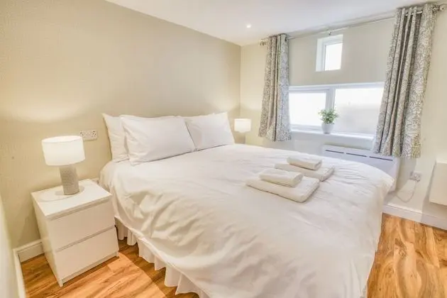 Superior 2 Bedroom in Central Lincoln En-suite Shower King Size Beds Free Toiletries and Wifi - Oda