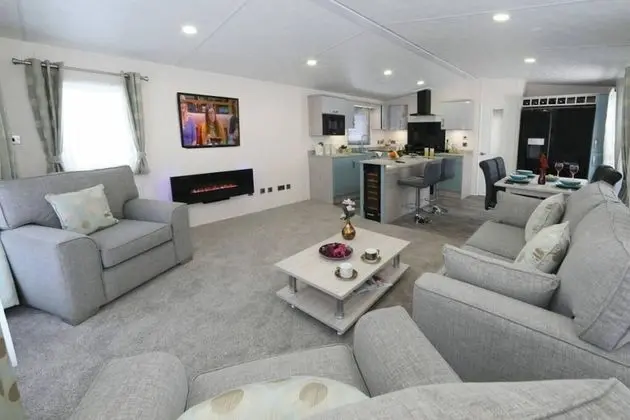 Superior 6 Berth Holiday Home in Suffolk, - Öne Çıkan Resim