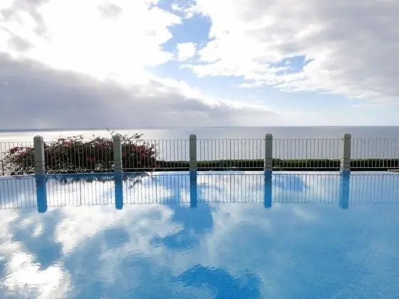 Superior Rentals in Madeira - Lido - Havuz