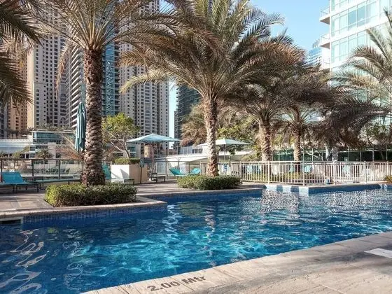 Superior and Upgraded 1BR in Heart of Marina! - Havuz