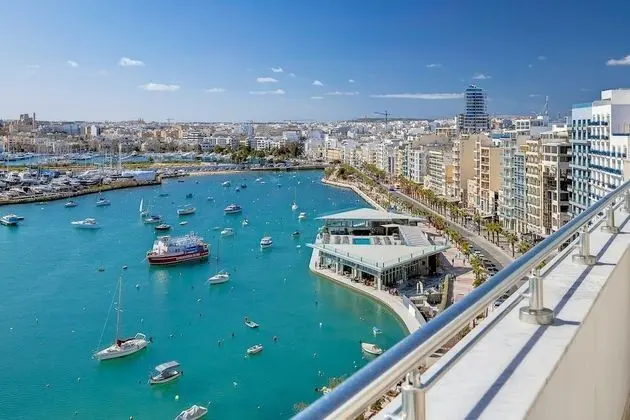 Superlative Penthouse With Valletta and Harbour Views - 1