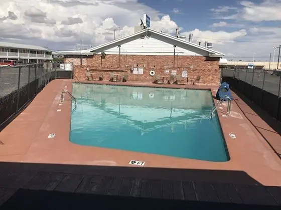 SuperLodge Motel - Havuz