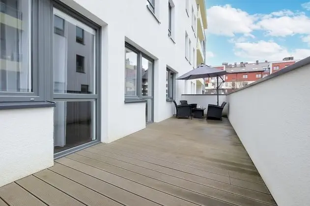 Supreme Apartment Mazowiecka by Renters