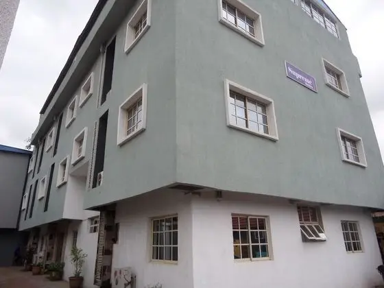 Supreme Suites