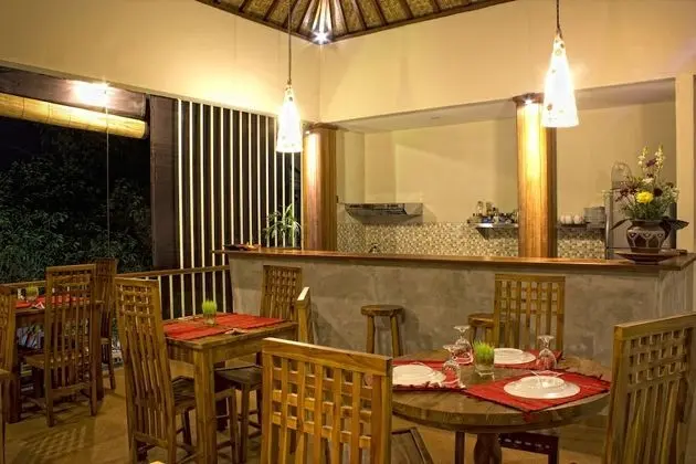 Sura Inn Ubud - Yerinde Yemek