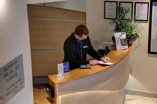 Sure Hotel by Best Western Aberdeen - Lobi