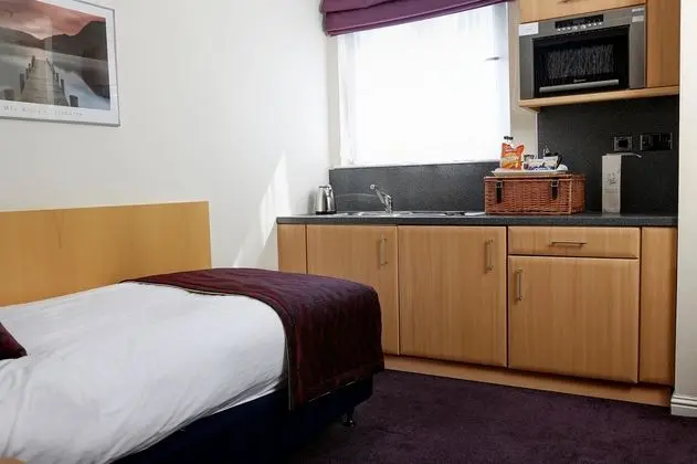 Sure Hotel by Best Western Aberdeen - Mutfak