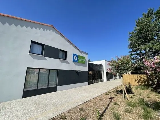 Sure Hotel by Best Western Les Portes de Montauban - Dış Mekan