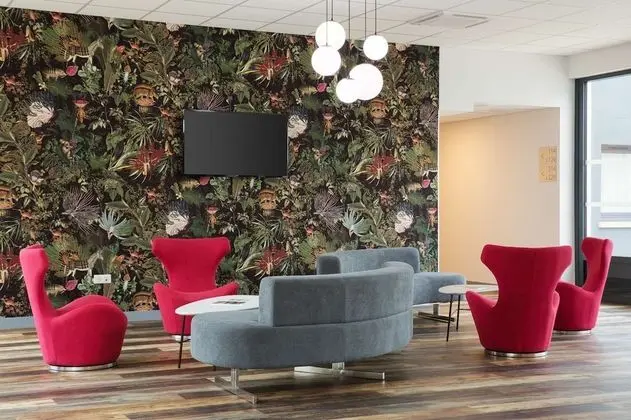 Sure Hotel by Best Western Les Portes de Montauban - Lobi