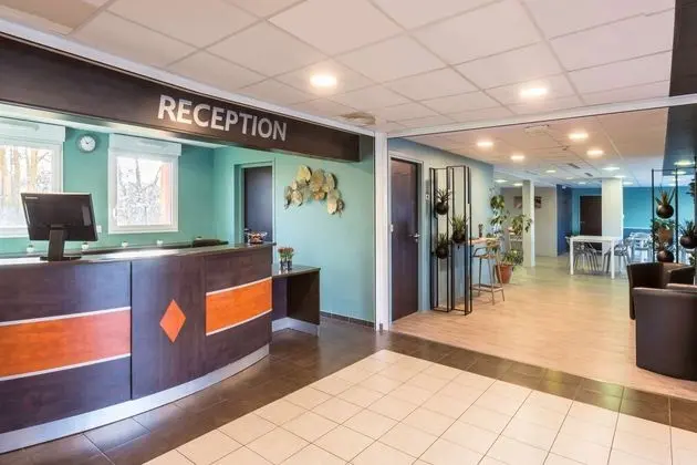 Sure Hotel by Best Western St-Amand-les-Eaux - Lobi