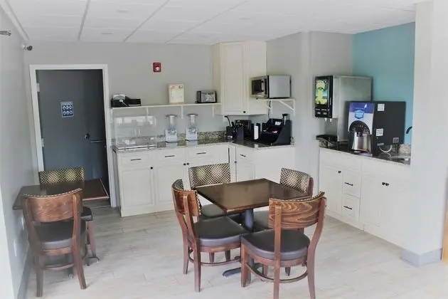 SureStay Hotel by Best Western Conway - Kahvaltı