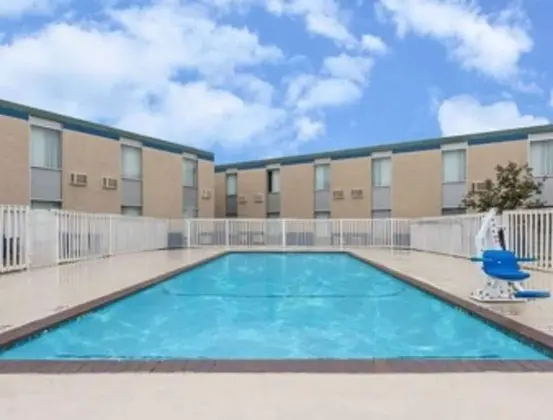 SureStay Hotel by Best Western Duncan - Havuz