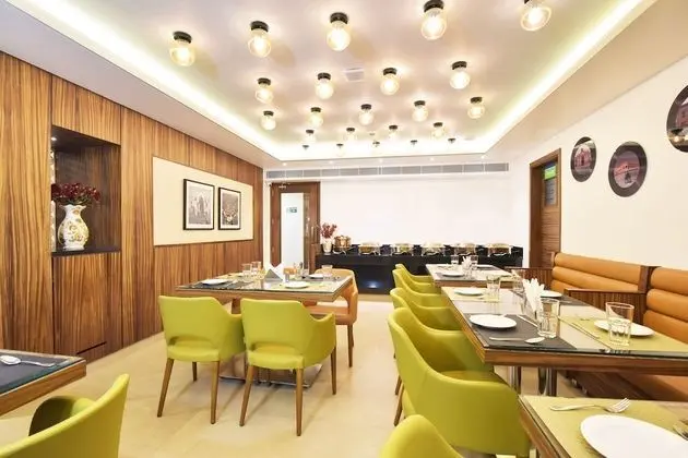 SureStay Hotel by Best Western Heritage Walk - Yerinde Yemek