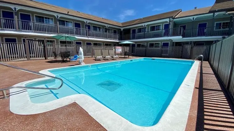 SureStay Hotel by Best Western Santa Cruz - Havuz