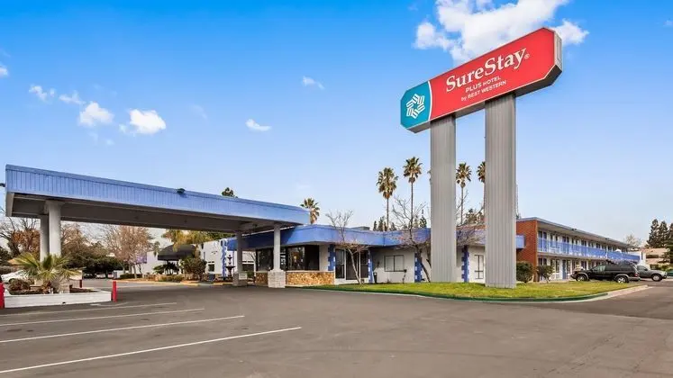 SURESTAY  BW CAL EXPO