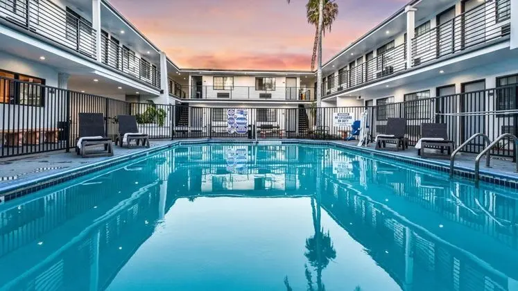 SureStay Collection by Best Western Sunset West
