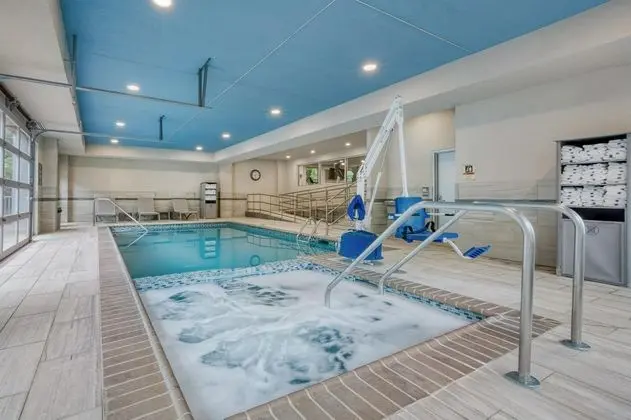 SureStay Plus Hotel by Best Western Elizabethtown - Havuz