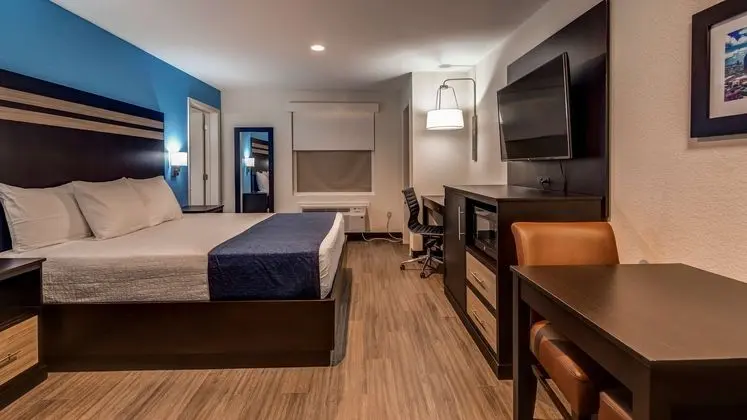 SureStay Plus Hotel by Best Western Humble