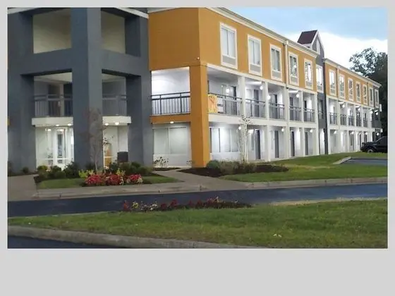 SureStay Plus Hotel by Best Western Indianapolis N