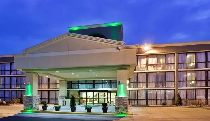SureStay Plus Hotel by Best Western Kansas City No