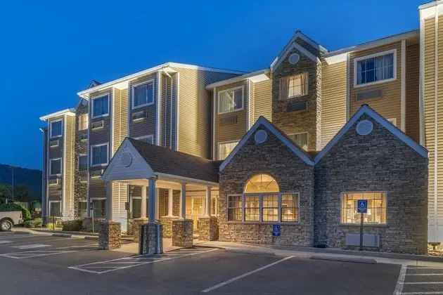 SureStay Plus Hotel by Best Western Keyser - Dış Mekan