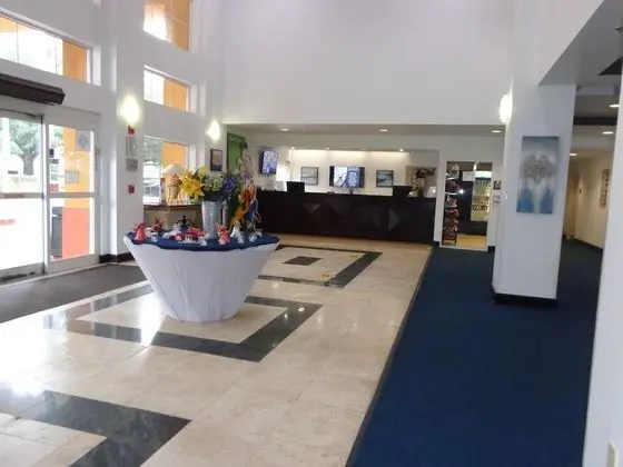 Surestay Plus By Best Western Orlando Lake Buena Vista