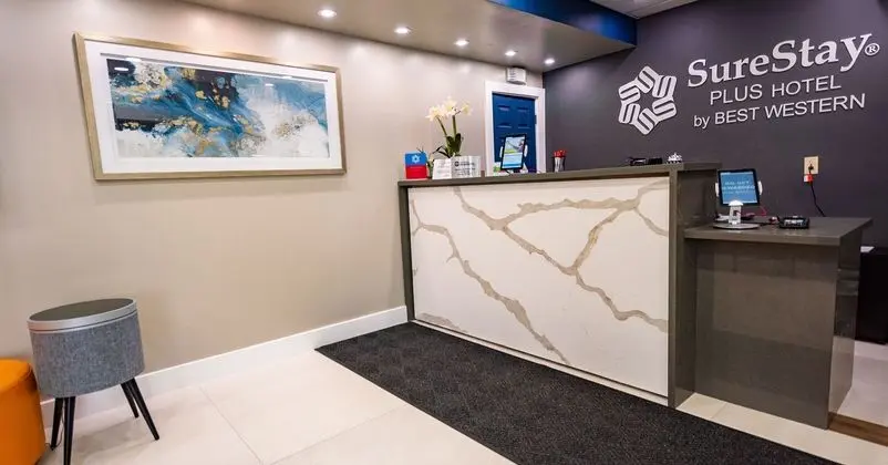 Surestay Plus Hotel By Best Western Seatac Airport - Lobi