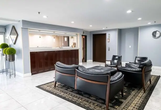 SureStay Plus Hotel by BW Atlanta Airport South - Lobi