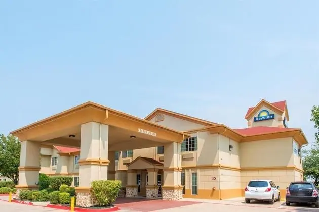 SureStay Plus Hotel by BW Benbrook Ft Worth
