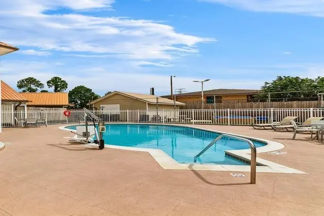 SureStay Studio by Best Western Pensacola - Havuz